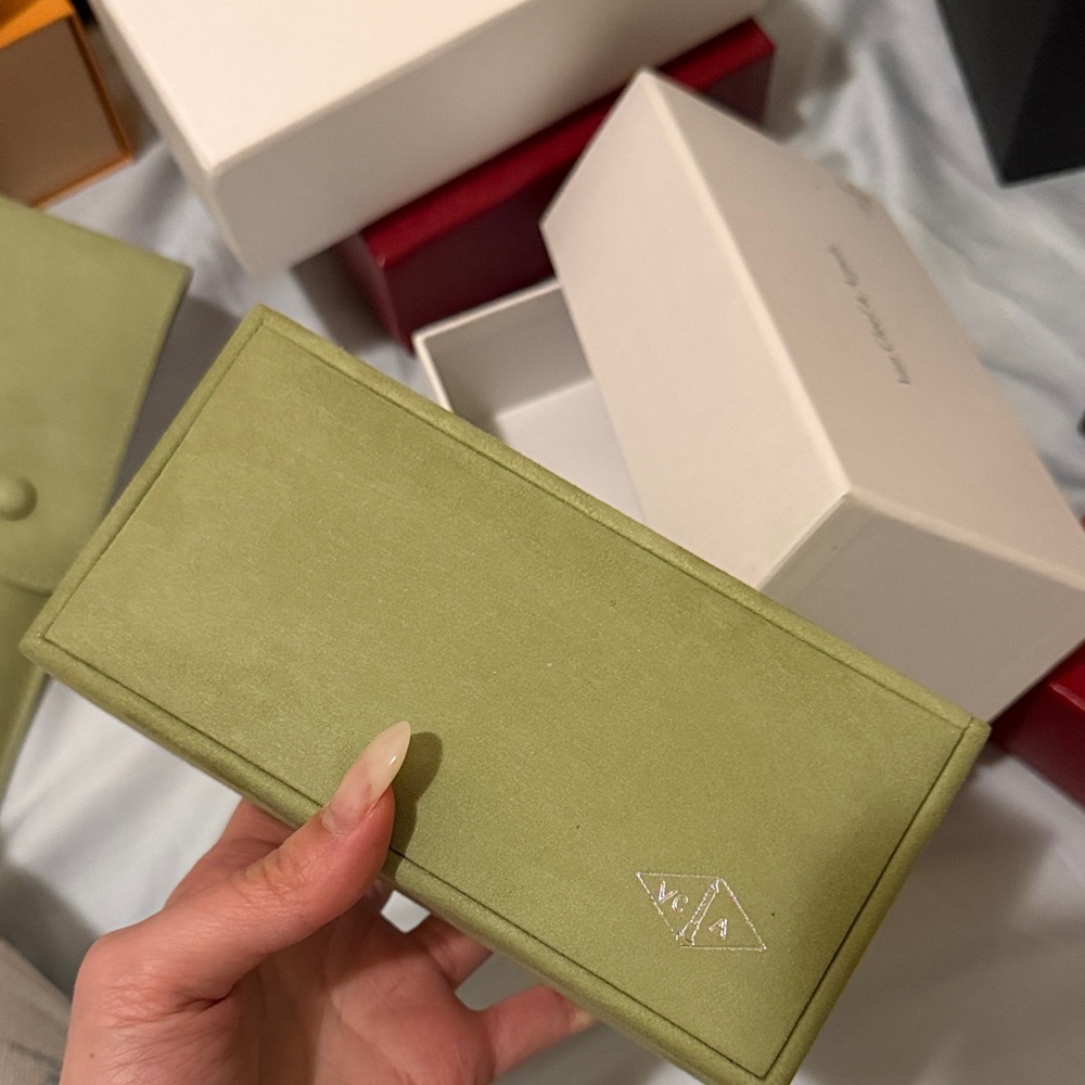 Van cleef bracelet box